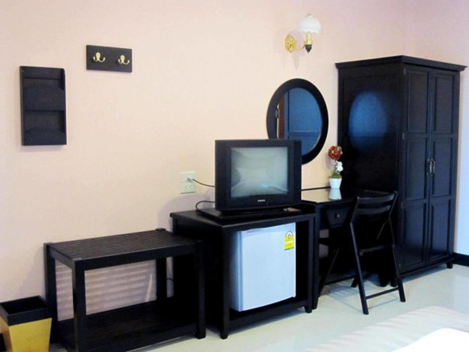 The Victory Hotel Ban Muang Daeng Ngoại thất bức ảnh