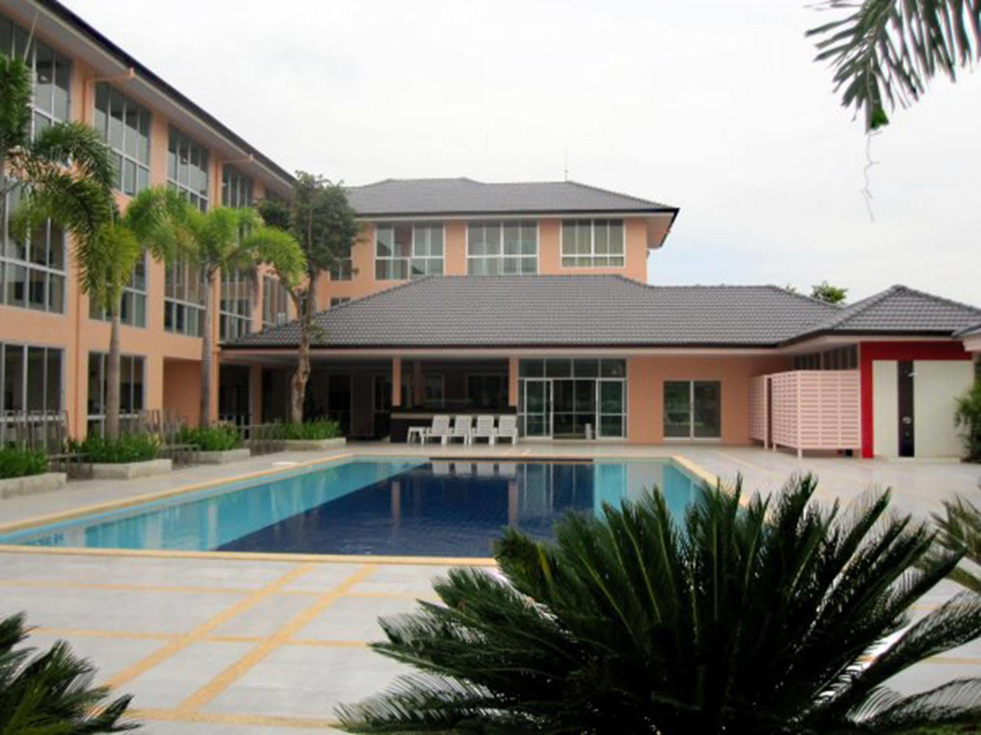 The Victory Hotel Ban Muang Daeng Ngoại thất bức ảnh